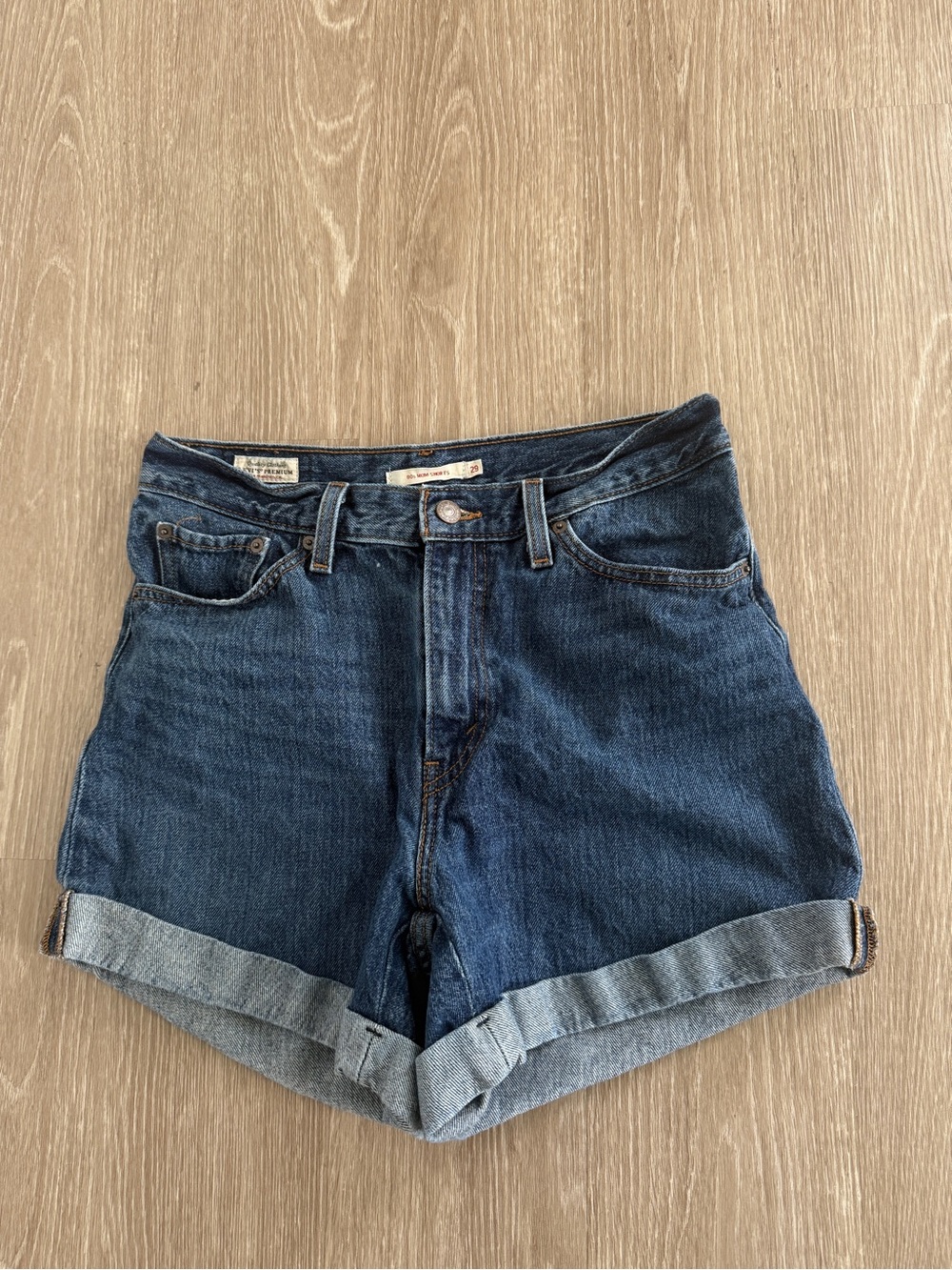 Levi’s 80s Mom Shorts